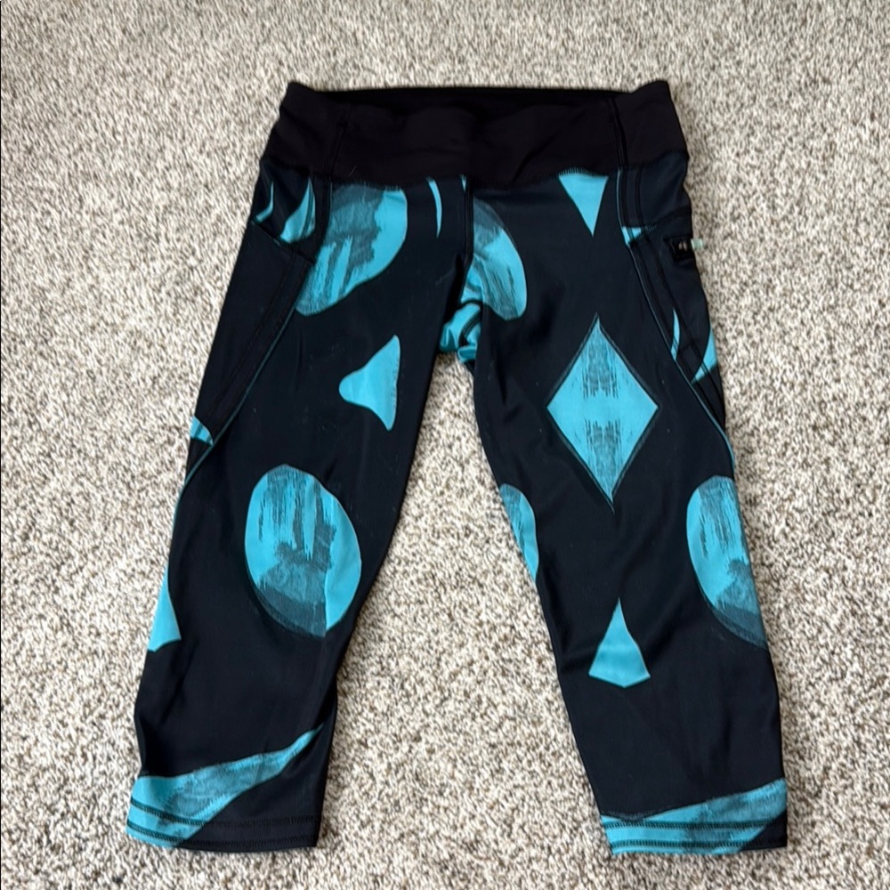 Lululemon size 4 cropped leggings